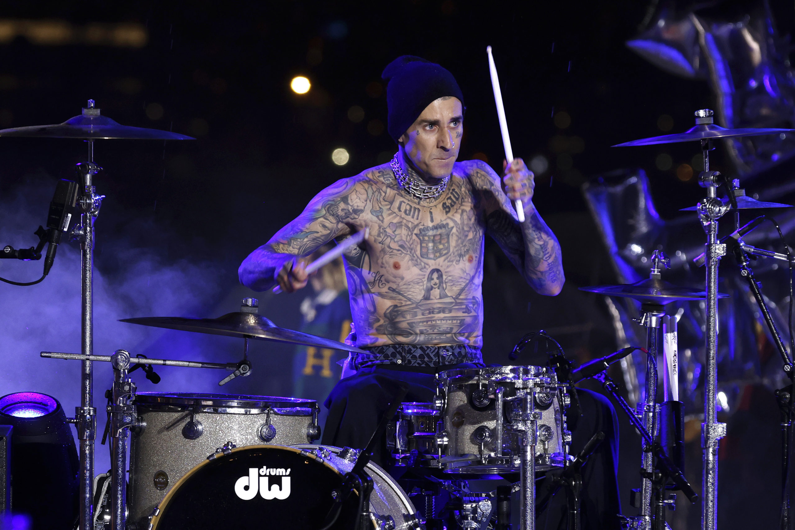 Record flow assembly Tommy Hilfiger closes bold Brooklyn show with Travis Barker on drums