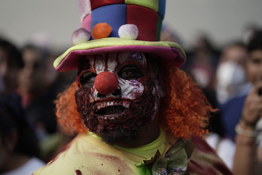 Birthday clown  Scary clown makeup, Halloween makeup scary, Creepy clown  makeup