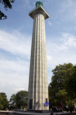Revolutionary War Prison Ship Martyrs Monument in Ft. Greene Park, dedicated in 1908.