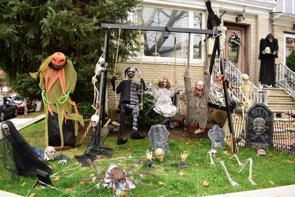 Dyker Heights turns into ‘Dyker Frights’ for Halloween Brooklyn Eagle