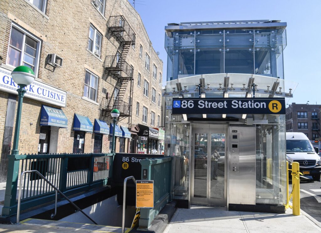 Elevators finally open at 86th Street station