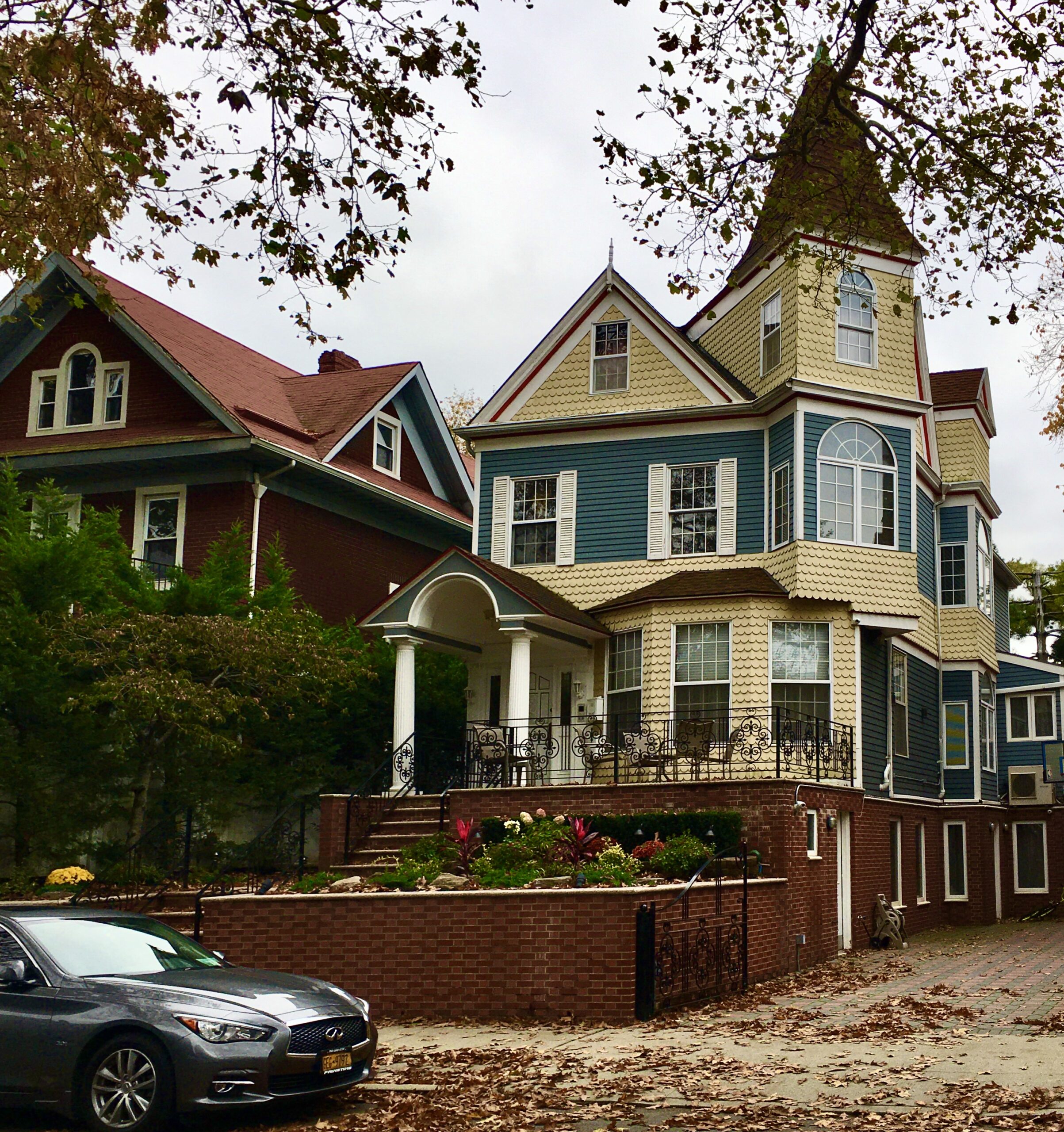 After you get to the end of Colonial Road, turn left onto 92nd Street and you’ll pass this Victorian house at 136 92nd St. Eagle photo by Lore Croghan