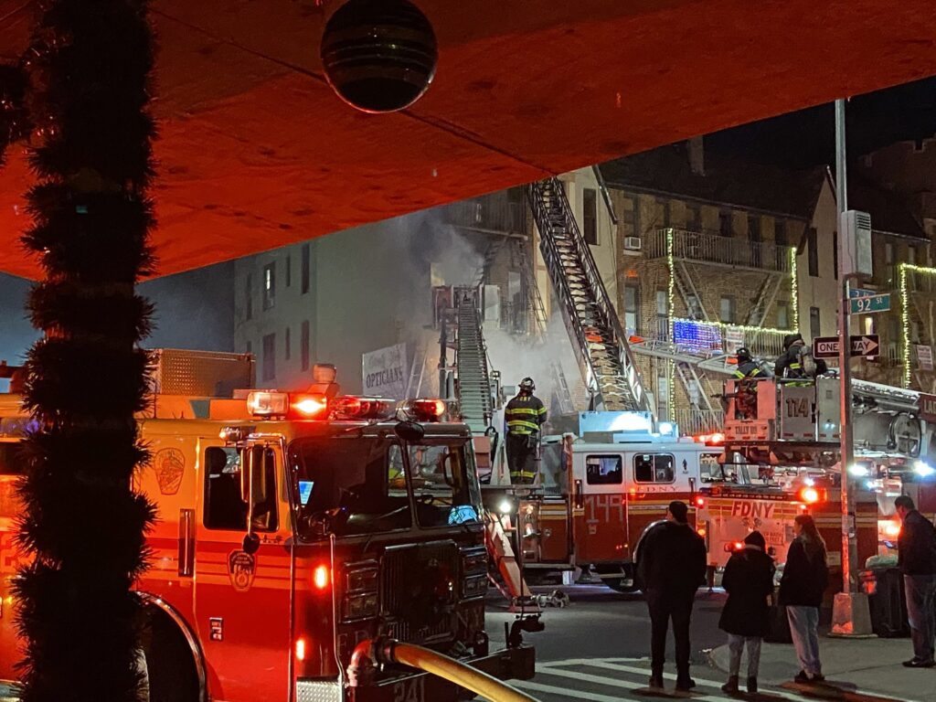 Six hurt in 92nd Street fire
