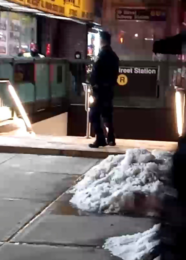 Man stabbed in head at 59th Street station