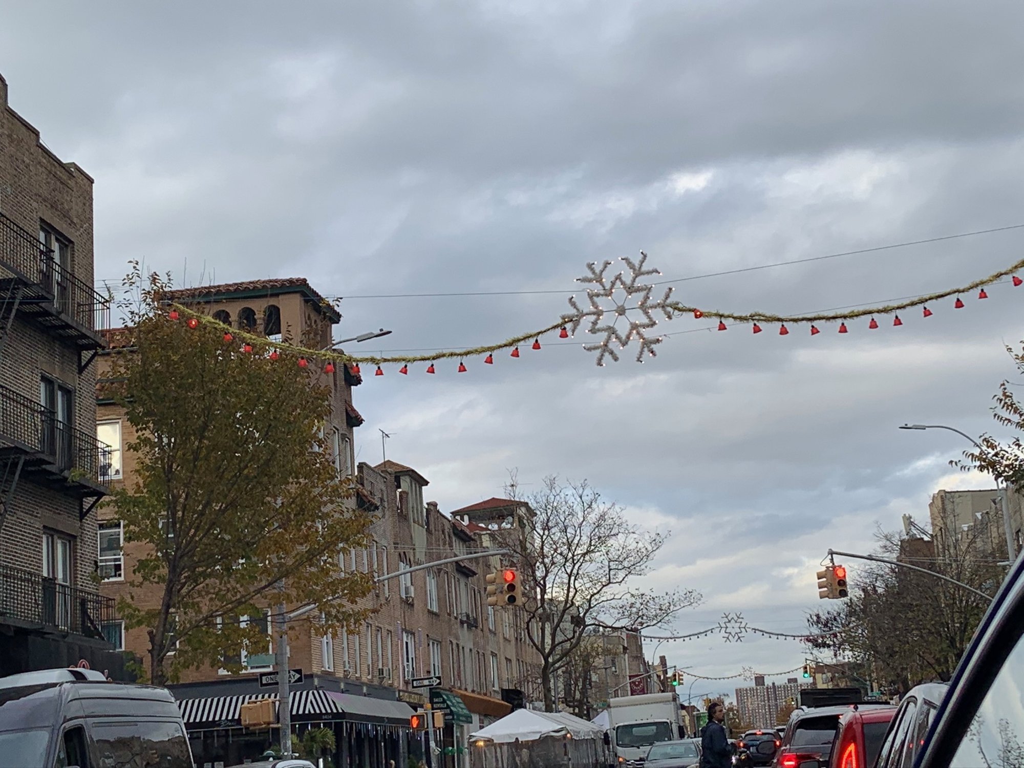 Holiday lights return to Third Avenue