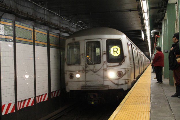 Gounardes urges MTA to not increase fares