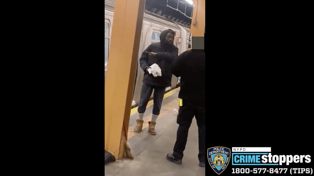 VIDEO:Cops seek man who foricbly touched MTA employee inside Bay Ridge train station