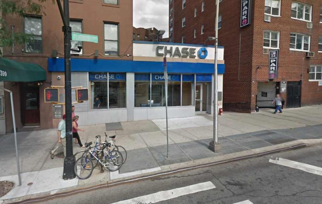 Alleged serial bank robber steals thousands from Chase Bank near Grand Army Plaza