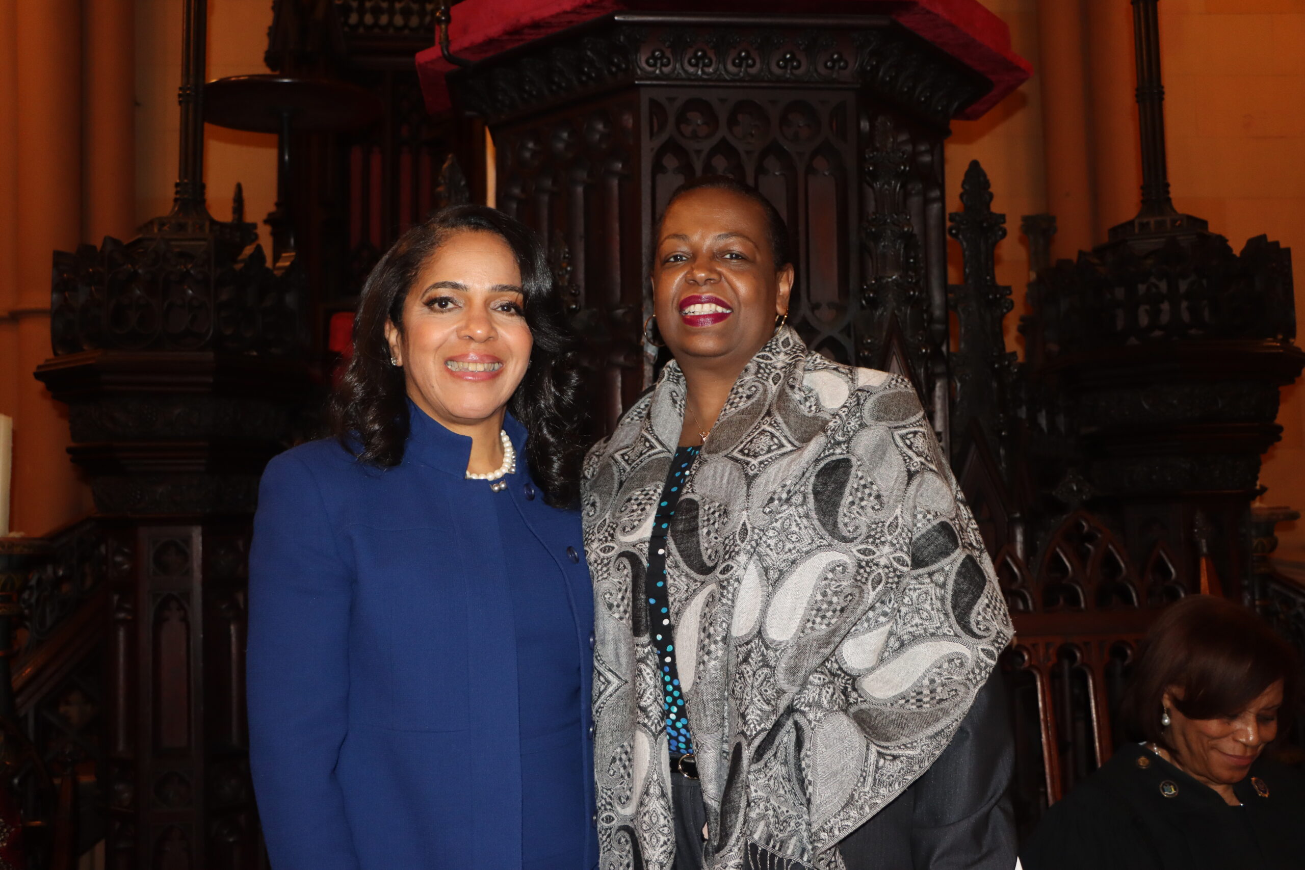 Linda Wilson stands alongside Justice Marguerite A. Grays, administrative judge, Civil Term, 11th Judicial District presiding justice – Commercial Division, Queens County at Linda Wilson's swearing-in.