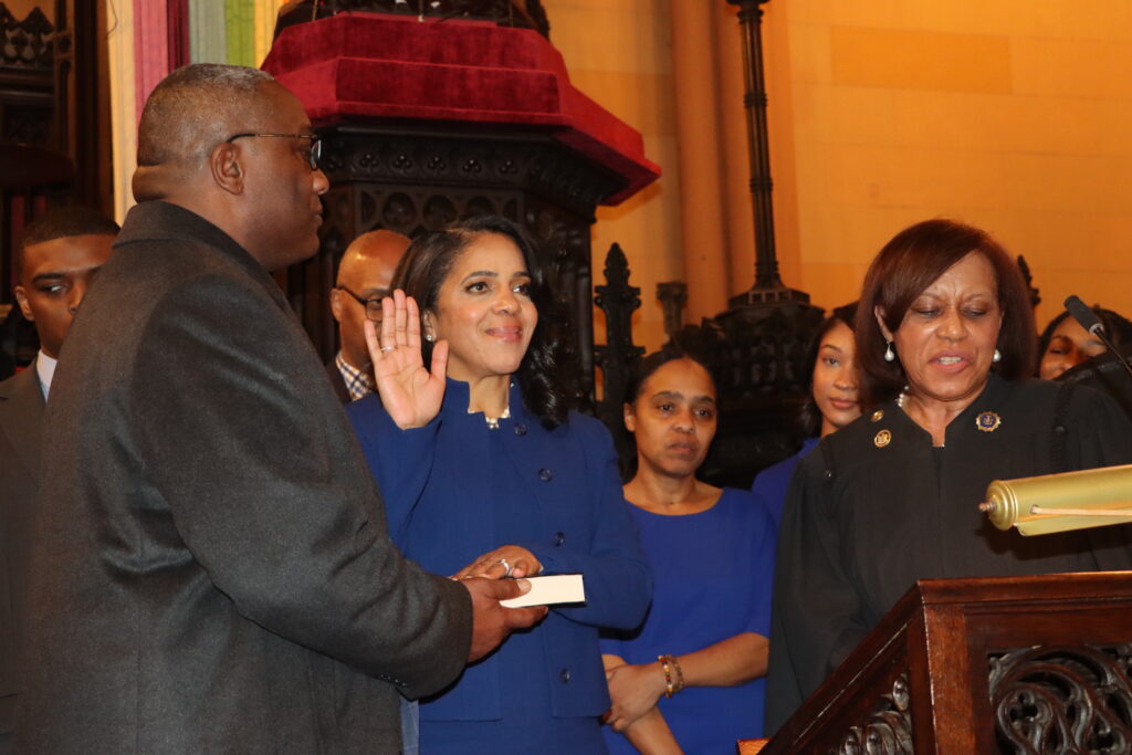 Hon. Linda Wilson takes the oath of office, administered by Hon. Janice A. Taylor, marking a historic moment as she is sworn in as Civil Court Judge in Brooklyn Heights.Photos: Mario Belluomo/Brooklyn Eagle