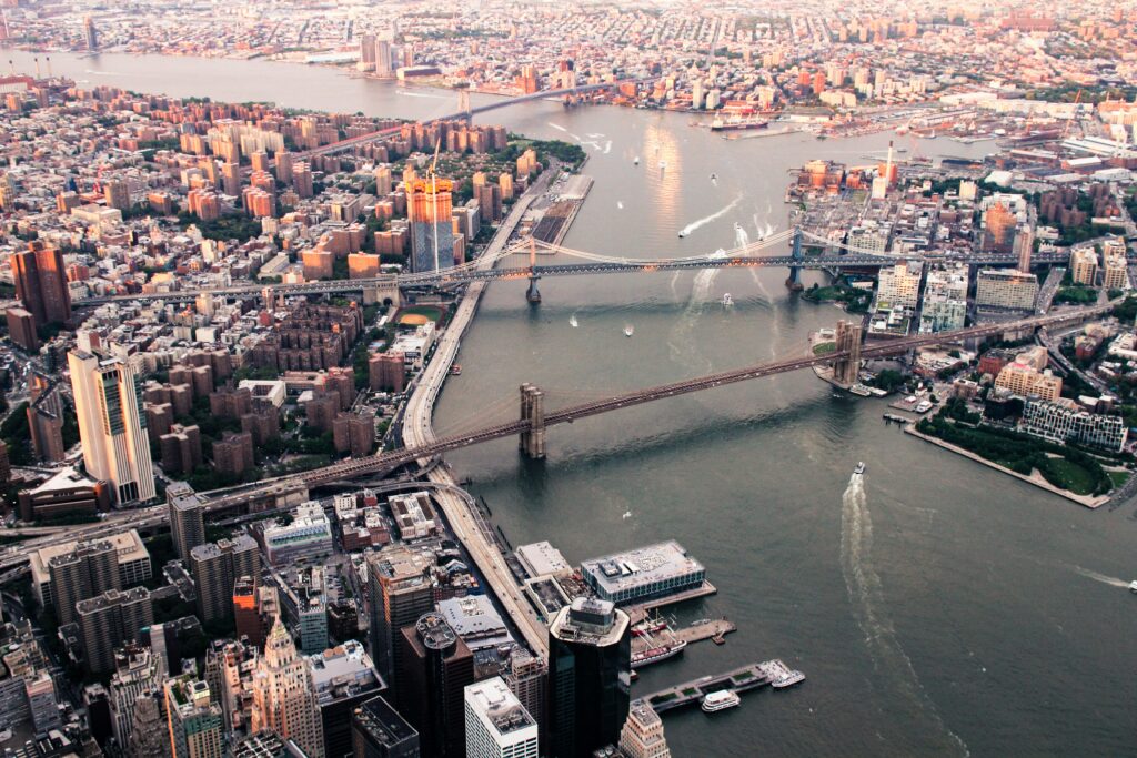 The two bridges connecting downtown Brooklyn to Manhattan.Photo: Brandon Jacoby via Unsplash
