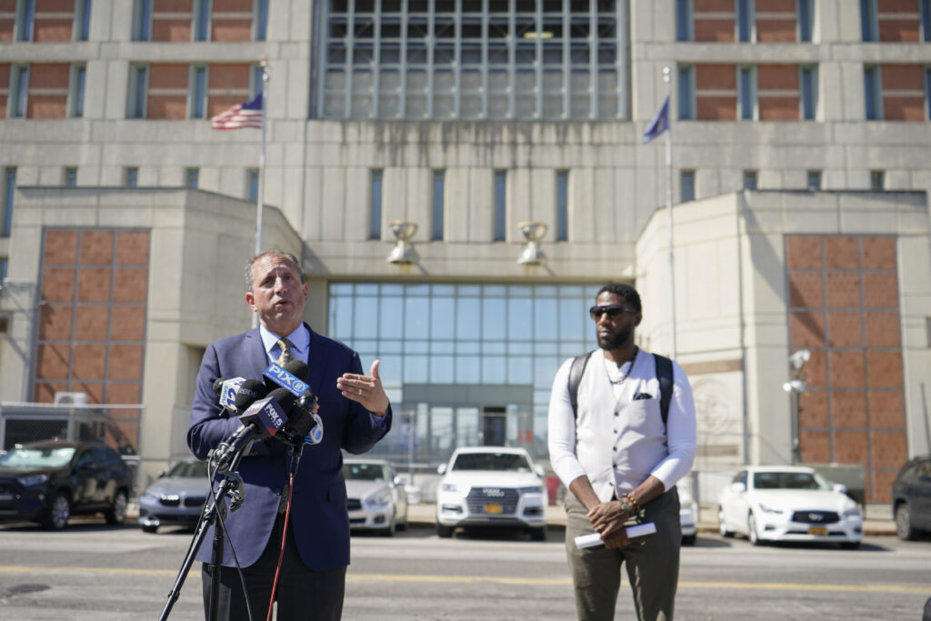 Comptroller Brad Lander and Public Advocate Jumaane Williams speak at the Metropolitan Detention Center (MDC) in Brooklyn, where former federal correction officer Quandelle Joseph admitted to smuggling contraband.Photo: Mary Altaffer/AP