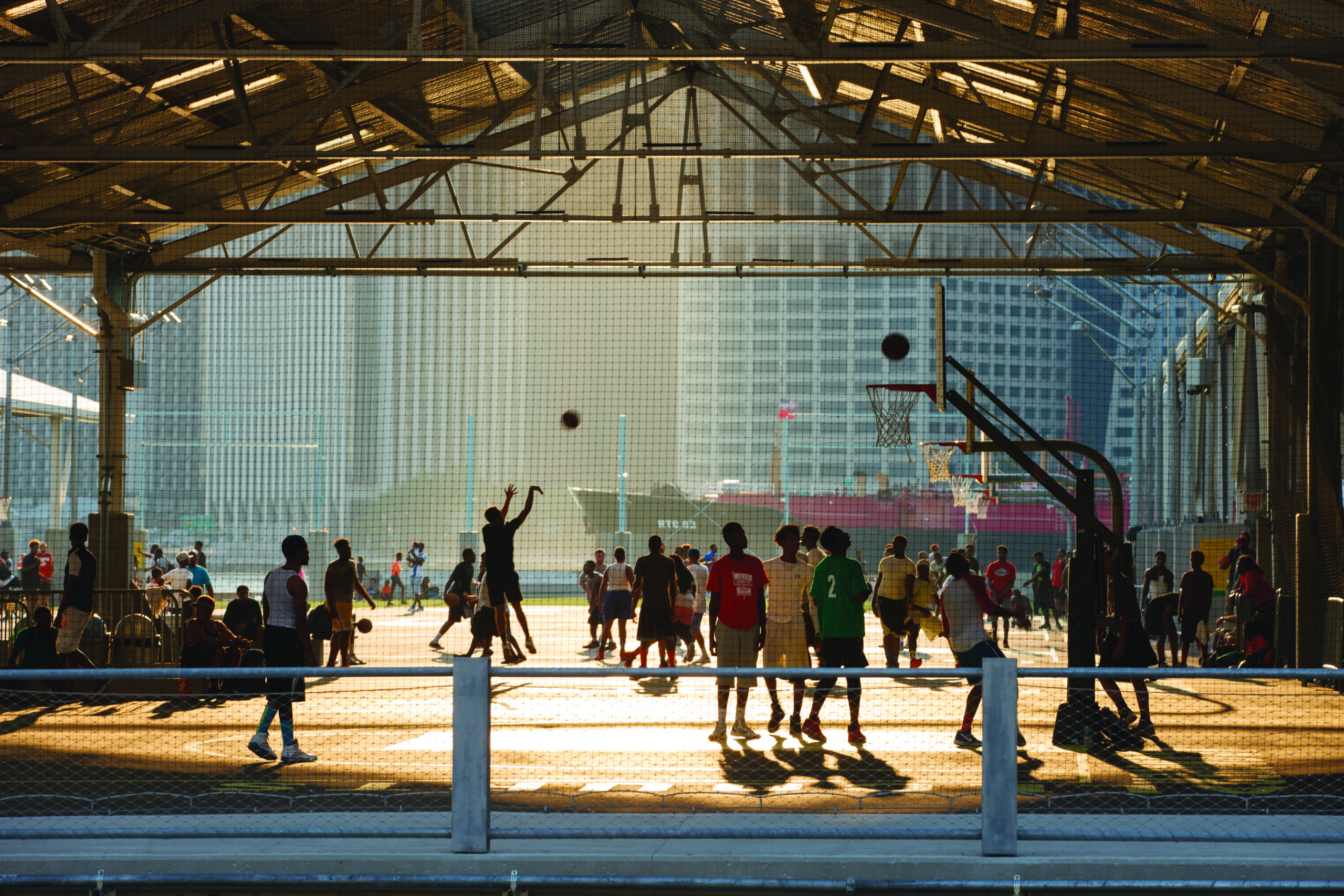 Brooklyn Bridge Park basketball courts. Photo: Scott Shigley
