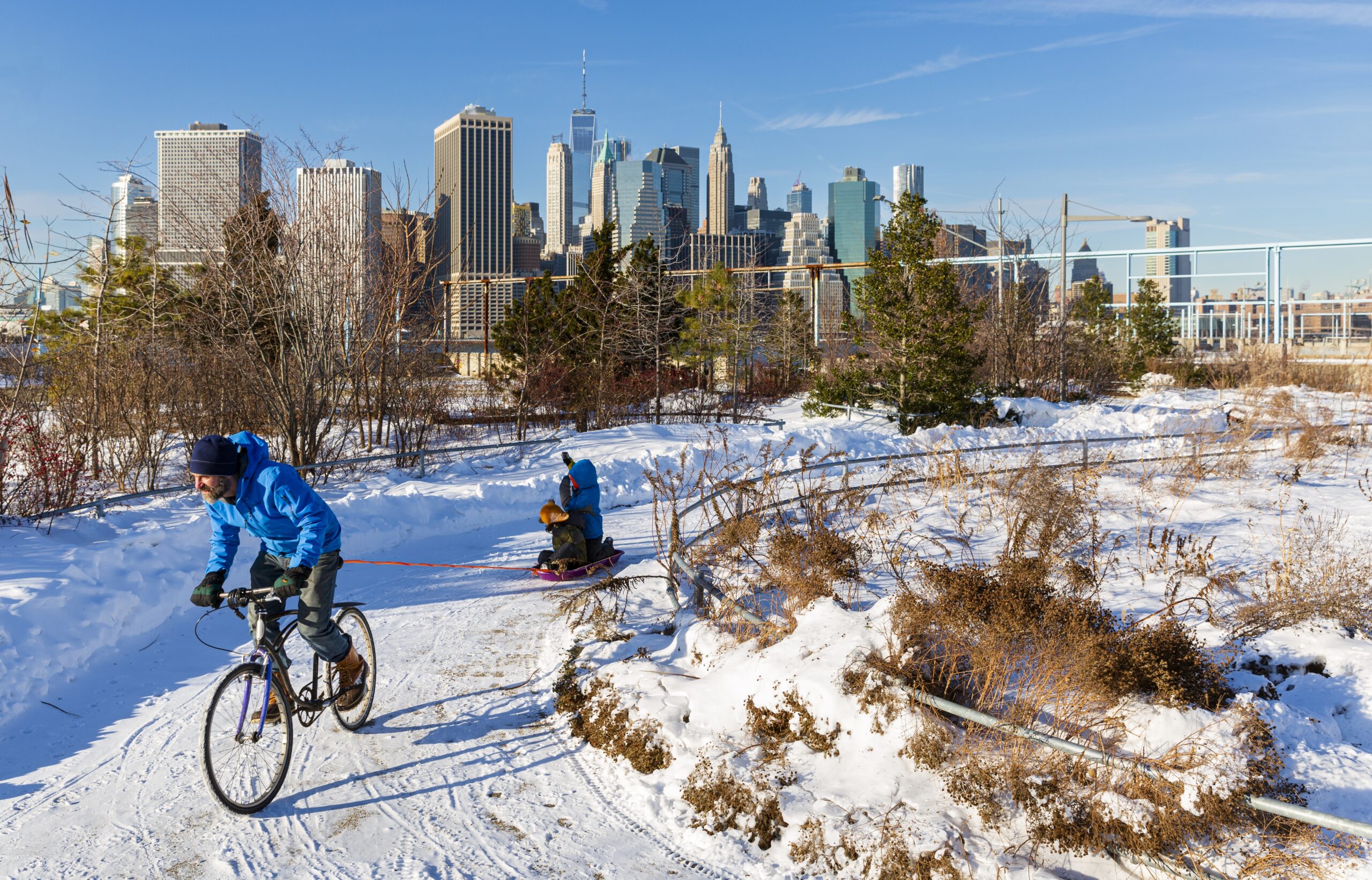 Cold and sunny winter day in Brooklyn Bridge Park. Photo: Etienne Frossard