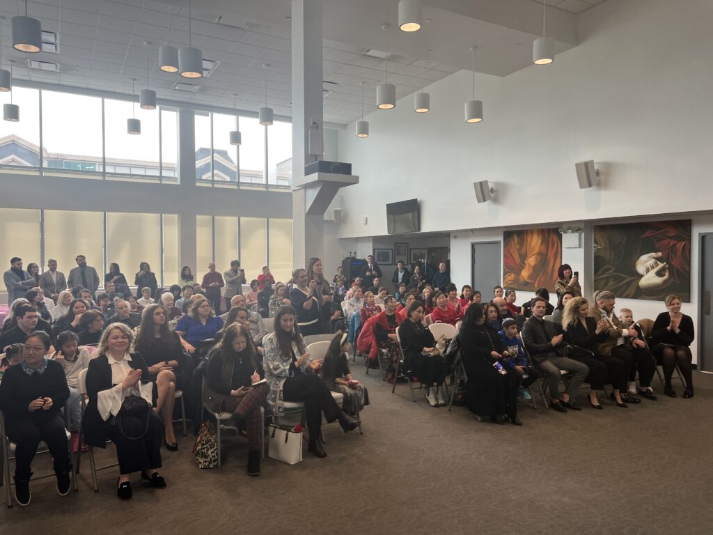 More than 100 people attended Sunday’s “Women of Distinction” award ceremony, which was held at the Federation of Italian American Organizations’ (FIAO) headquarters.