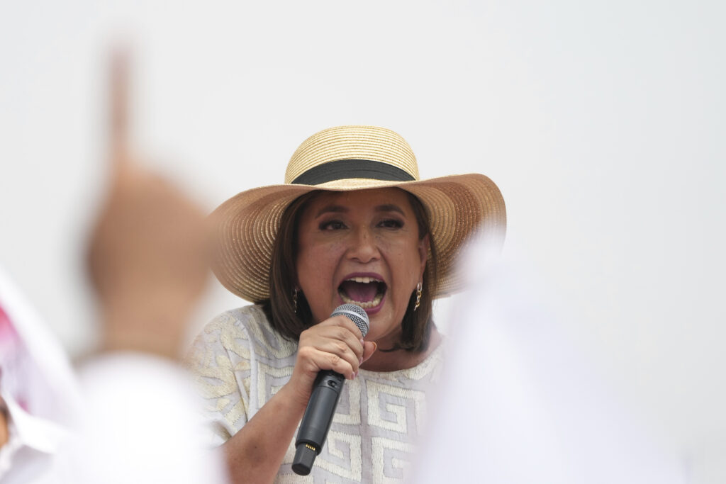Presidential candidate Xochitl Galvez holds a campaign rally in Los Reyes la Paz on the outskirts of Mexico City, Wednesday, May 29, 2024. Mexico's general election is set for June 2. (AP Photo/Fernando Llano)