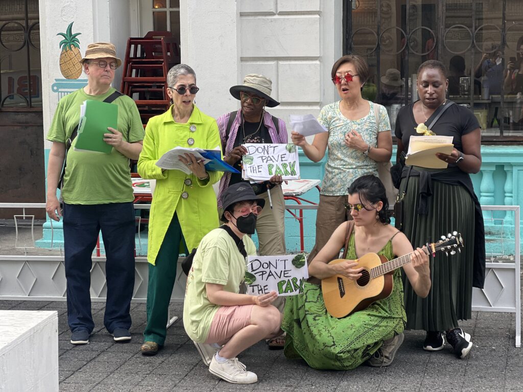 Local residents and opponents of the “Skate Garden” getting their message across via music. Photo: Wayne Daren Schneiderman, Brooklyn Eagle