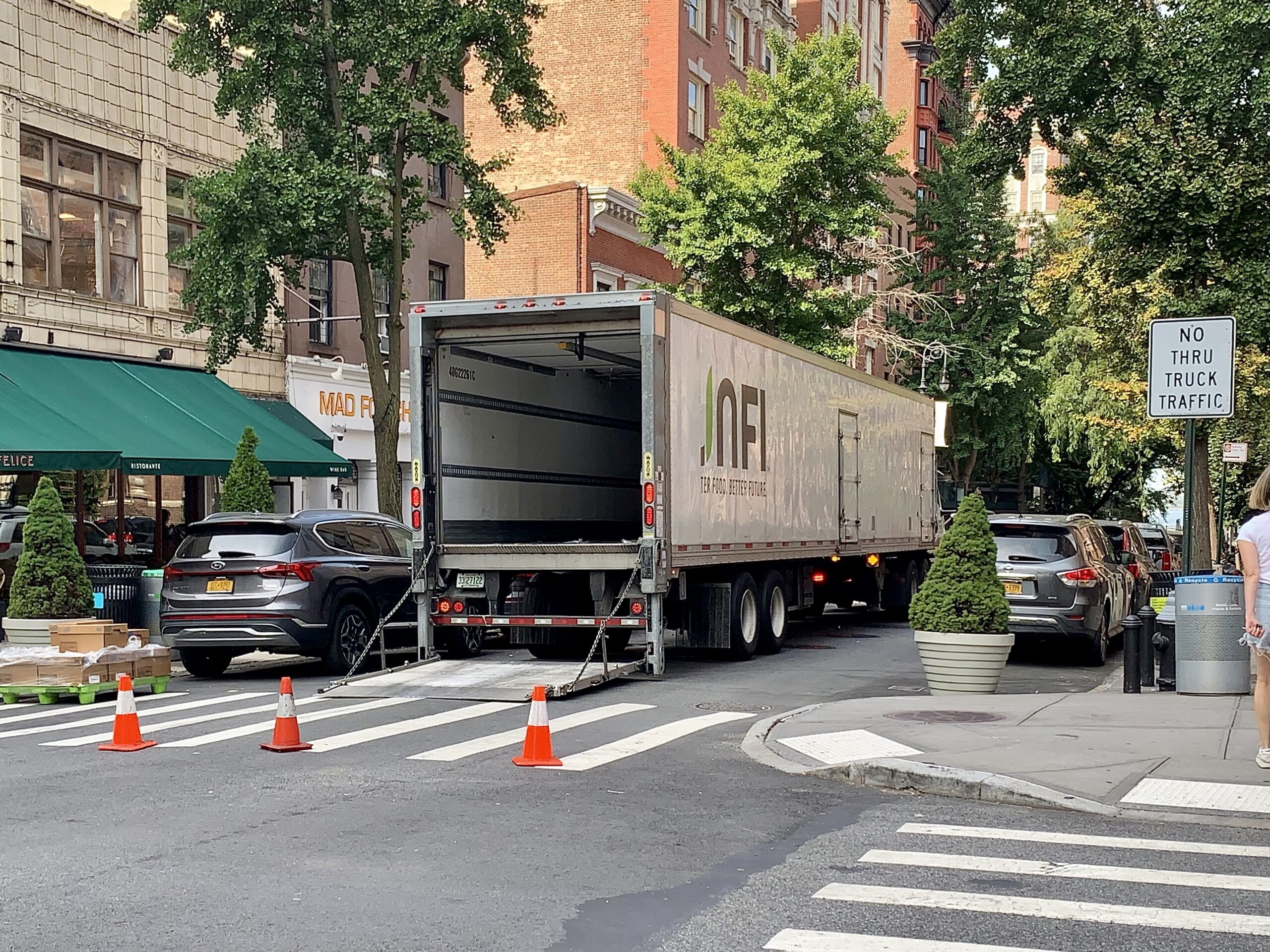 A 53-ft. delivery truck has been illegally blocking Montague and Hicks streets in Brooklyn Heights, causing chaos. Here it is at the western end of Montague. Photo: Mary Frost, Brooklyn Eagle