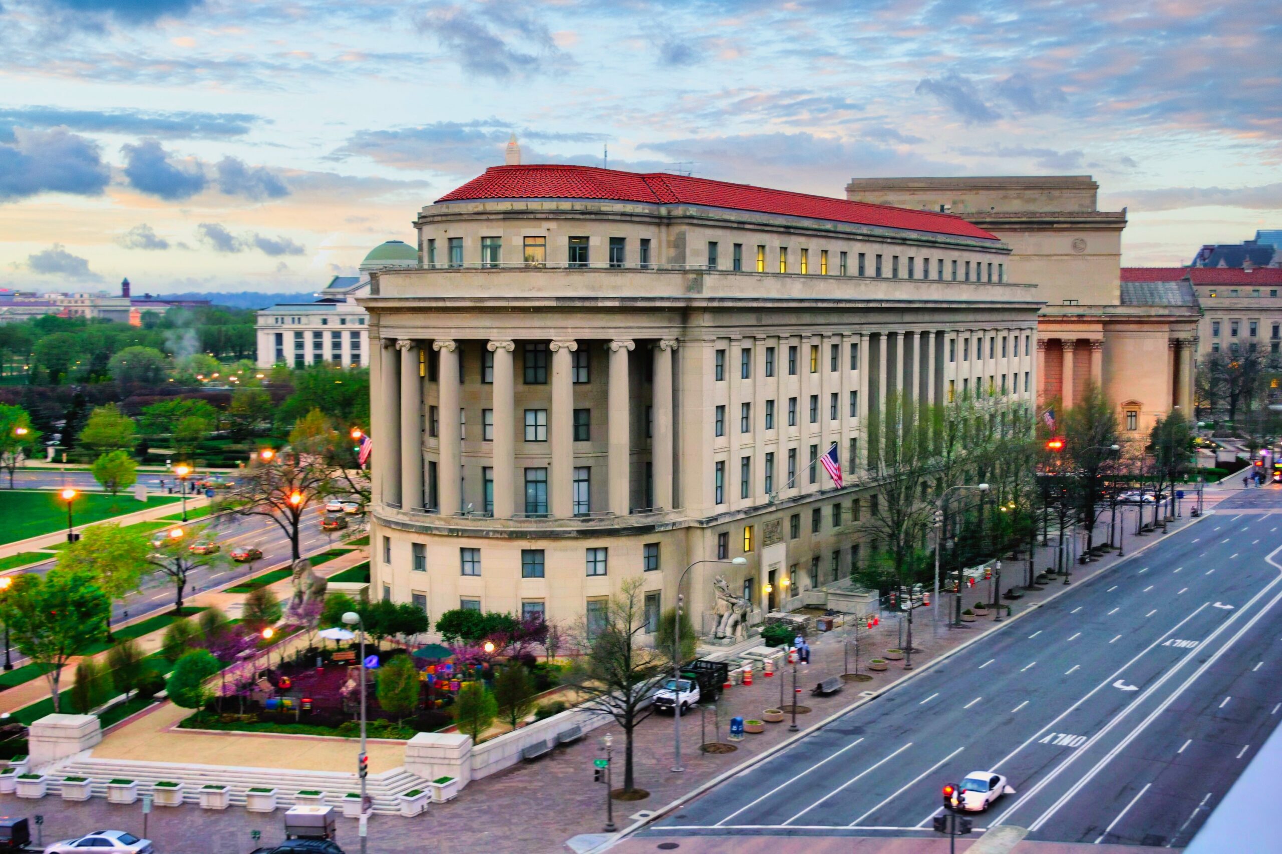 The Apex Building, headquarters of the Federal Trade Commission, on Constitution Avenue and 7th Streets in Washington, D.C. Photo: Harrison Keely/Wikimedia Commons