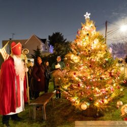 Last year’s tree lighting, with Sinterklaas presiding over the festivities. Courtesy of Friends of the Lott House.