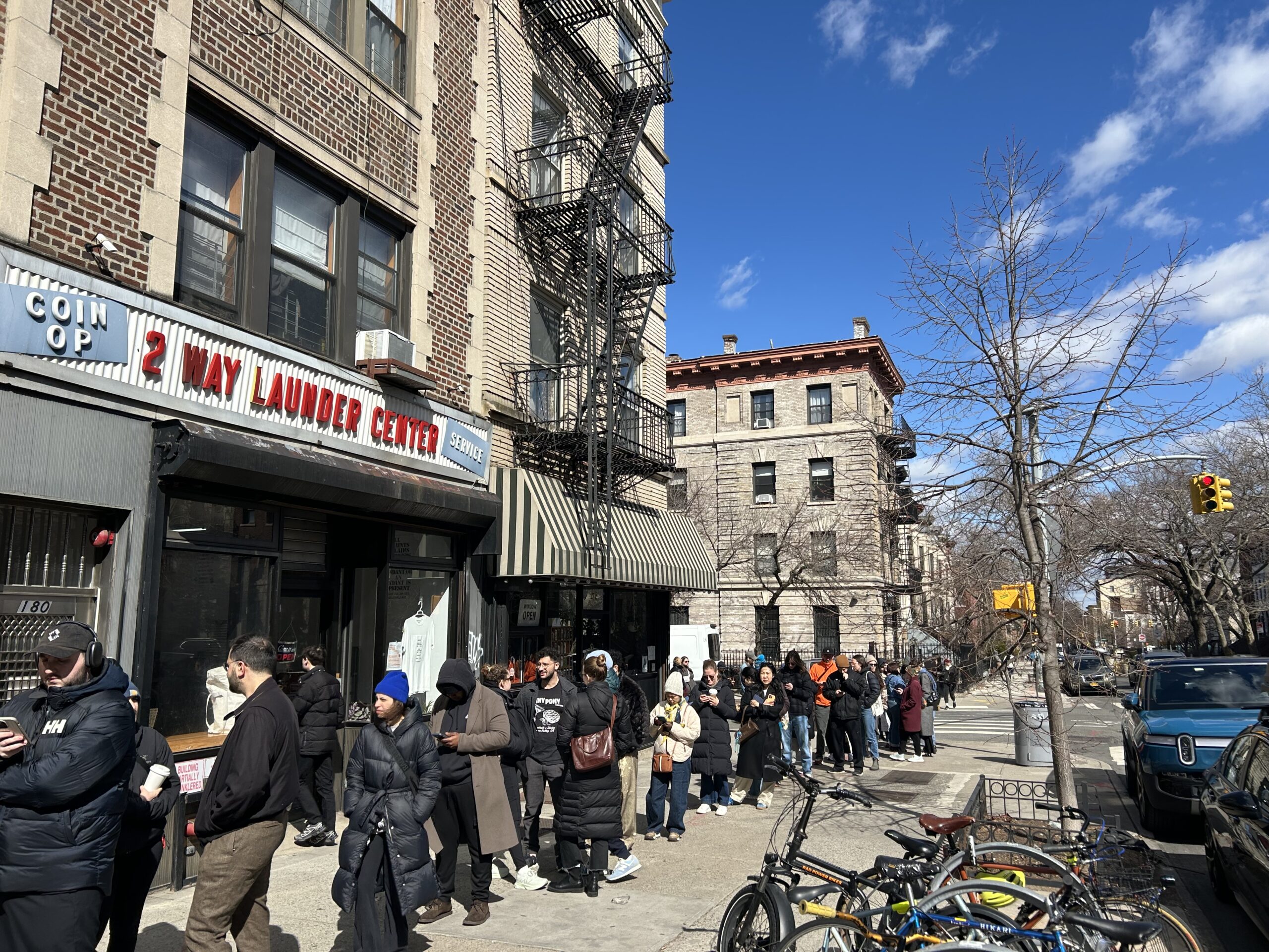 Customers wait in long lines for Radio Bakery 186 Underhill Ave location. Brooklyn Eagle photo by Joanna Insco
