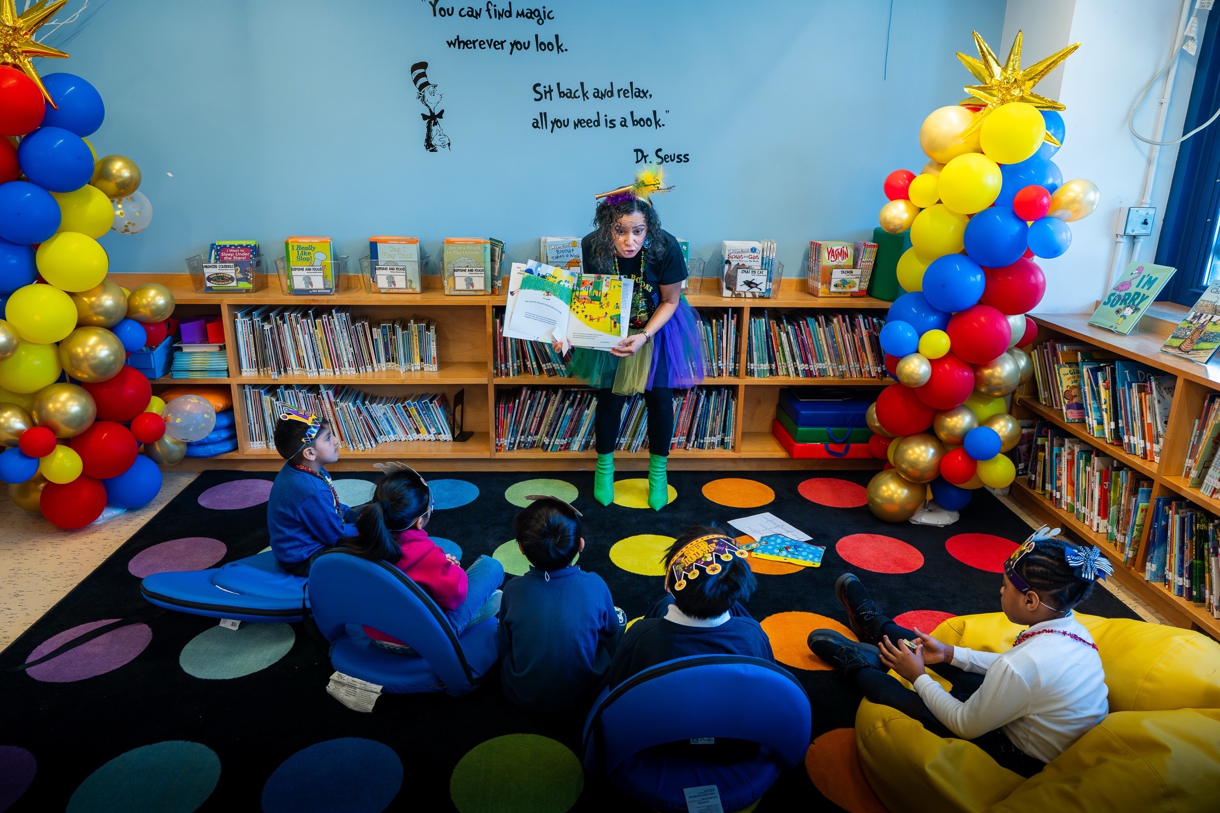 Hon. Joanne Quinones entertaining the children of P.S. 274. Photo: Tracey Sydnor/OCA