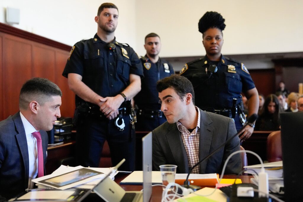 Luigi Mangione appears in Manhattan Criminal Court, Monday, Dec. 1, 2025, in New York. Photo: Yuki Iwamura, Pool/AP