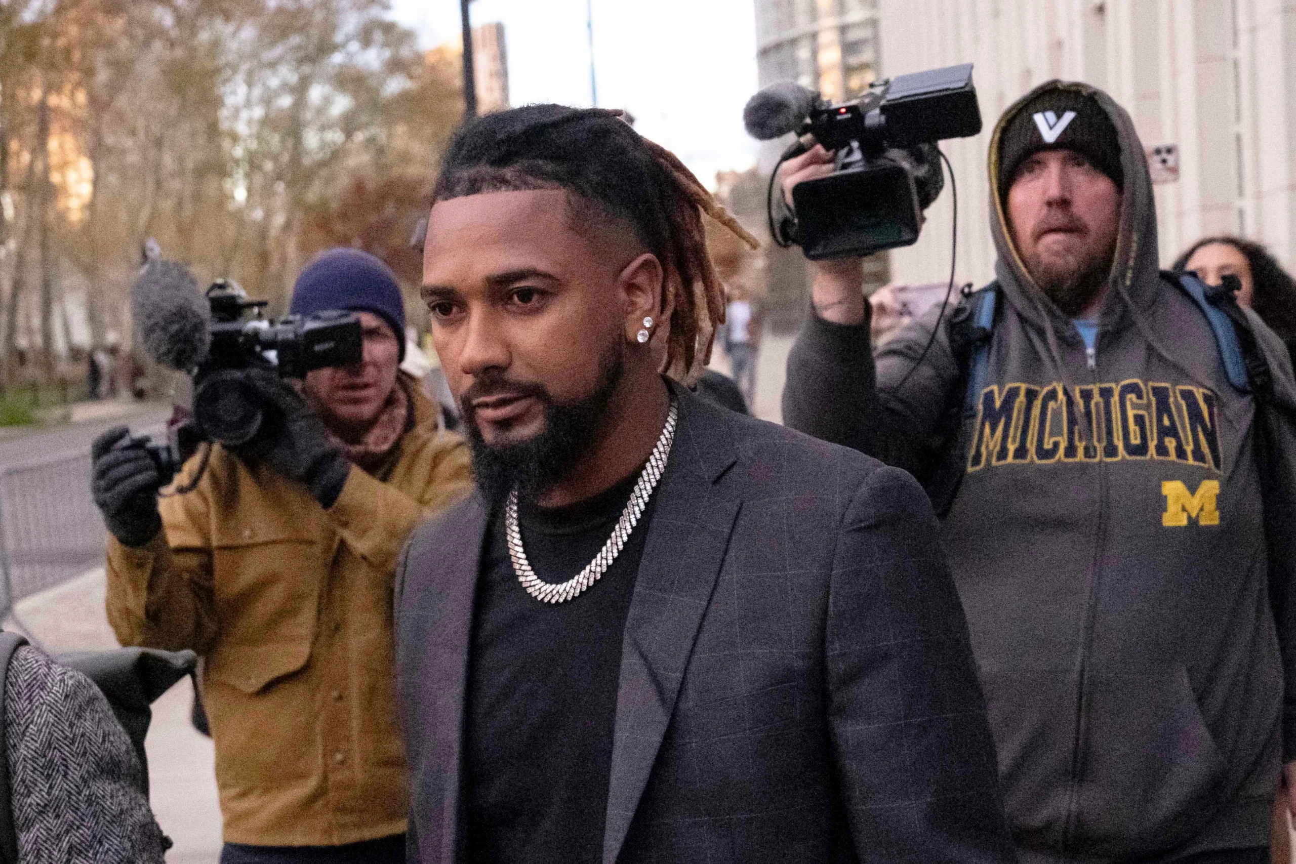 Cleveland Guardians baseball player Emmanuel Clase leaves Brooklyn federal court, Thursday, Nov. 13, 2025, in New York. Photo: Yuki Iwamura/AP