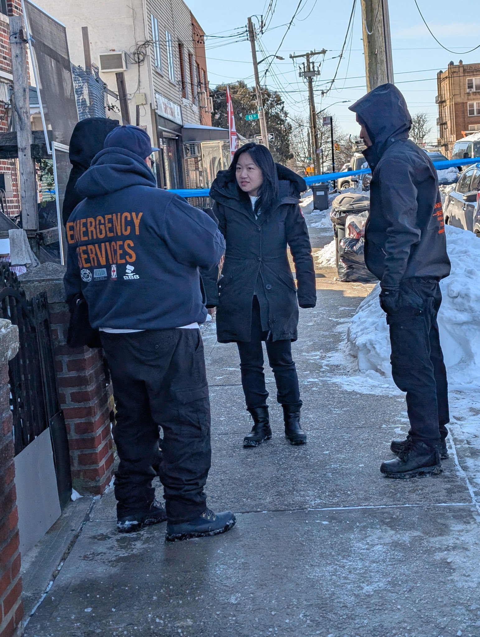 Seven hurt in 13th Ave. apartment building fire