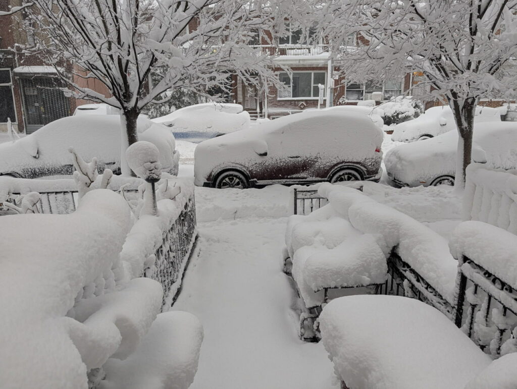 Brooklyn was hit with a blizzard on Sunday afternoon that carried into Monday. Photo: Bernie Hoban