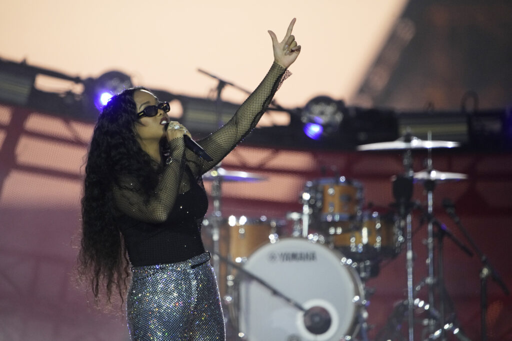 Gabriella Sarmiento Wilson of H.E.R. performs during the Power Our Planet concert on the sideline of the Climate Finance conference in Paris, Thursday, June 22, 2023. Photo: Lewis Joly/AP