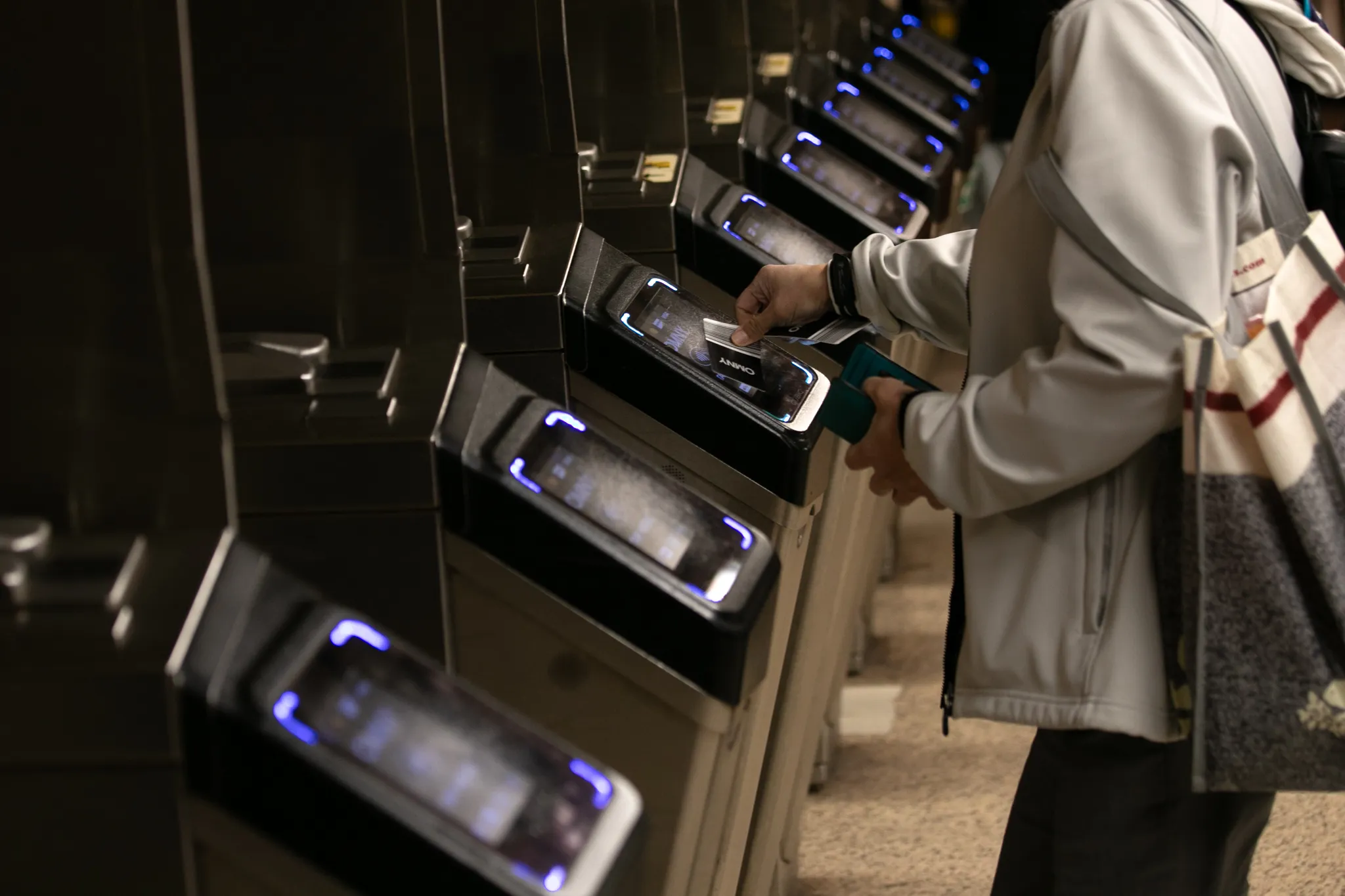 Commuters pay their fare at Bowling Green, May 4, 2026. Credit: Ben Fractenberg/THE CITY