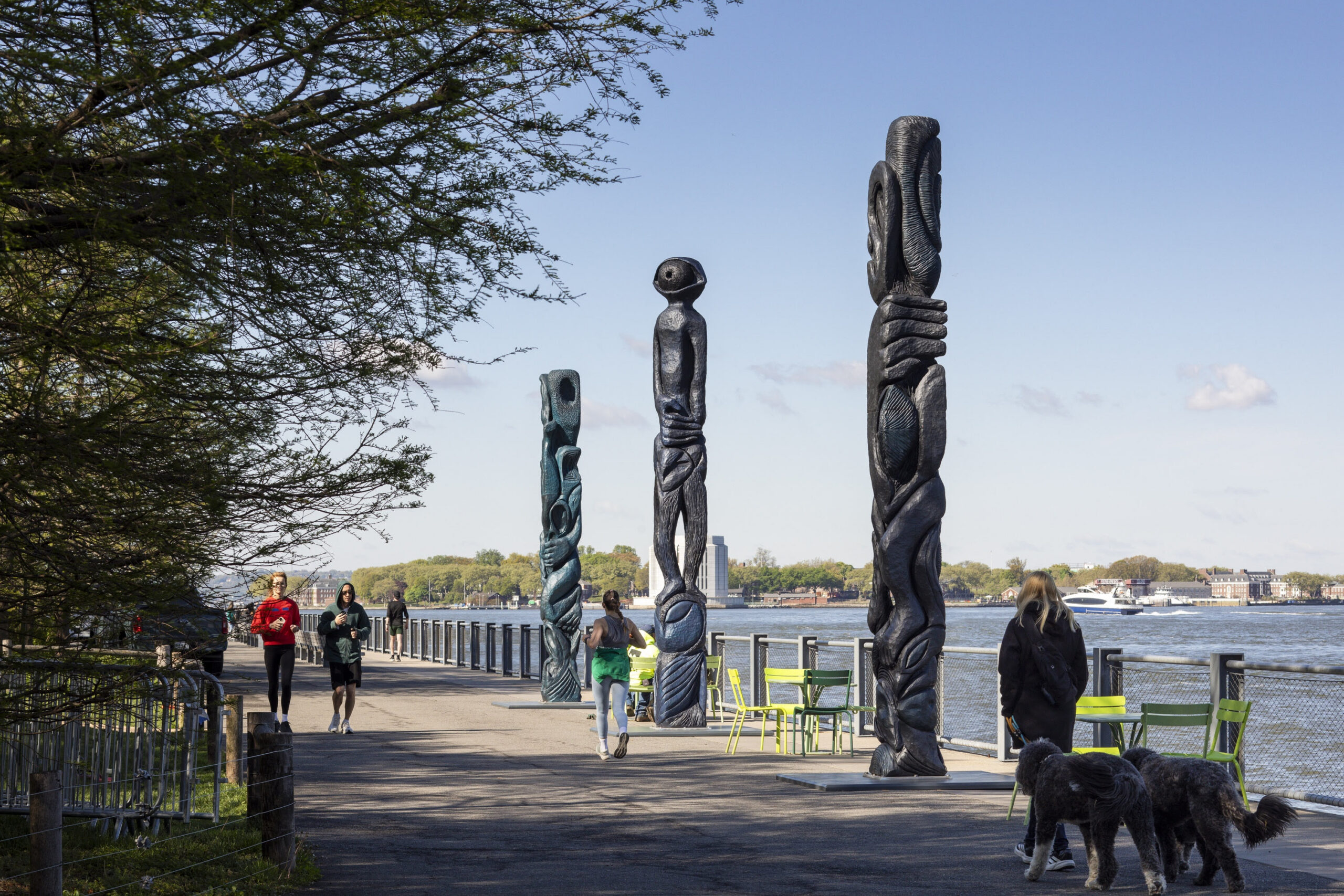 Woody De Othello’s installation in Brooklyn Bridge Park. Photo: Nicholas Knight/Public Art Fund