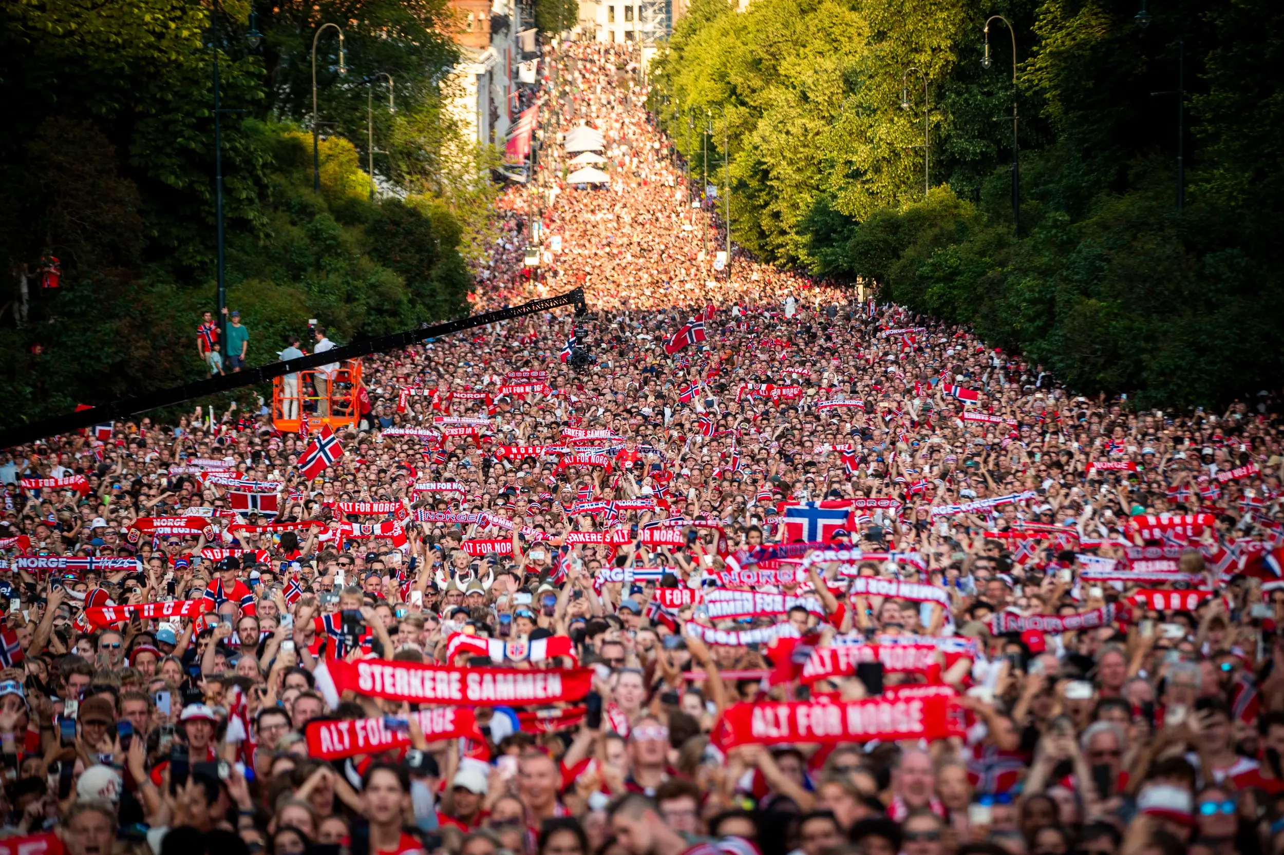 OSLO — That’s more than a ‘participation award’ crowd: Fans stand to greet Norway's men's national soccer team at Slottsplassen after returning to Norway from the United States on Monday, July 13, 2026. Photo: Trond R. Teigen/NTB Scanpix via AP