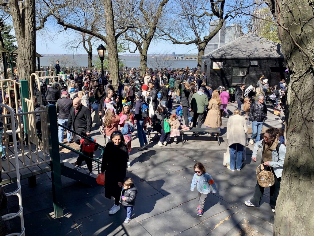 A crowded day at Pierrepont Playground during the Brooklyn Heights Association’s annual egg hunt. Photo: Mary Frost/Brooklyn Eagle